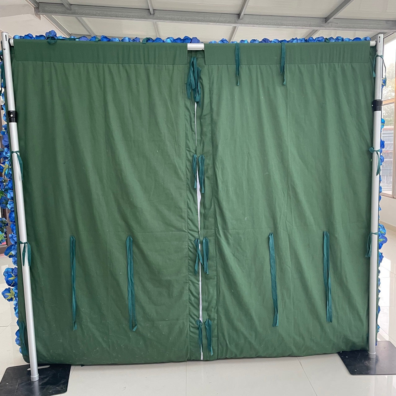 Roseytime 5D Artificial Blue Rose Flower Wall Roll Up Fabric Back #RTW059