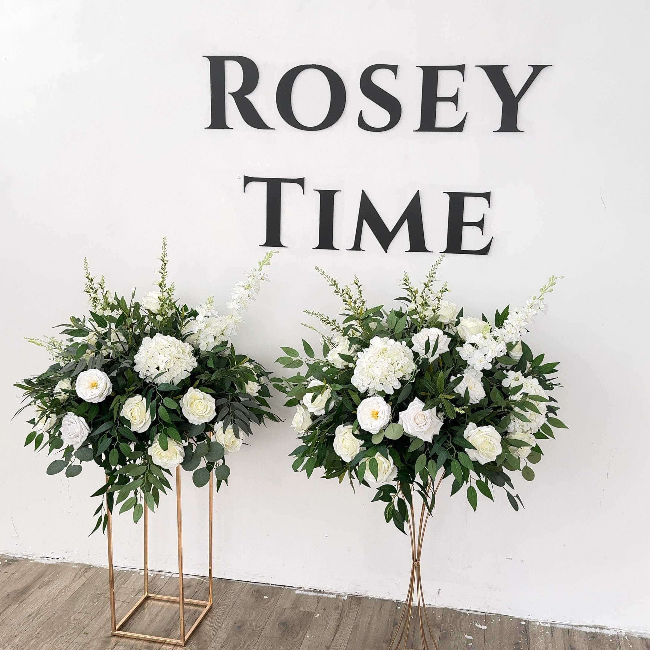 Roseytime White&Green Flower Ball #RTB099