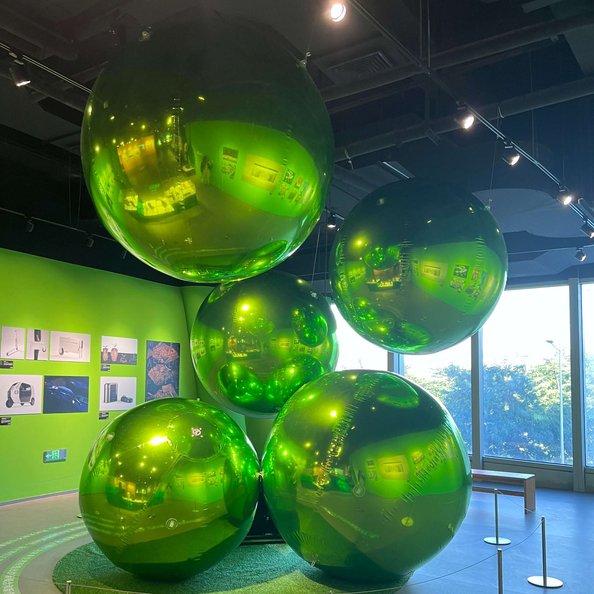 Roseytime Green Big Shiny Inflatable Ball Reusable Giant Balloon Set