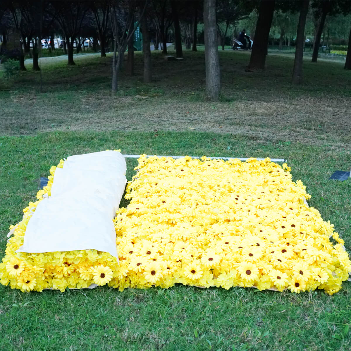 Roseytime 3D Yellow Flower Wall Roll Up Fabric Back #RTW022