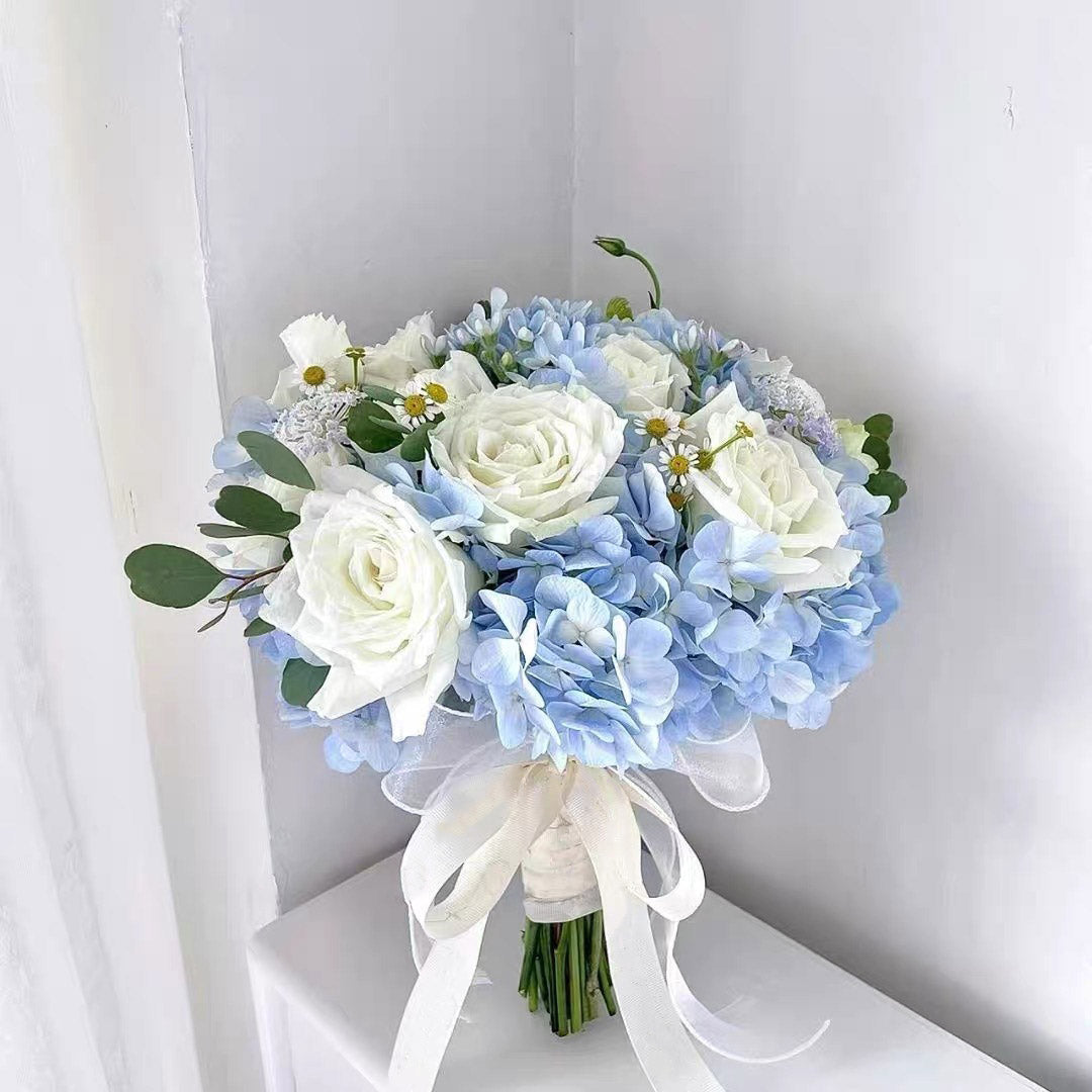 Roseytime Bride/Bridesmaid Bouquet in Blue&White Artificial Flowers