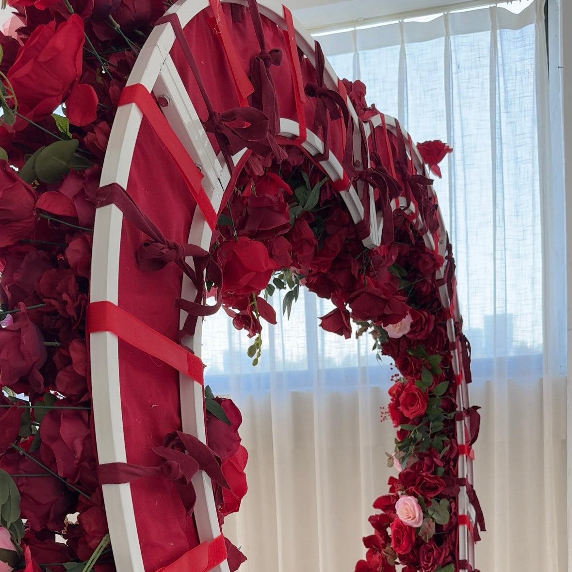 💗Sale: Red&Green Heart Flower Arches With Frame Fabric Back