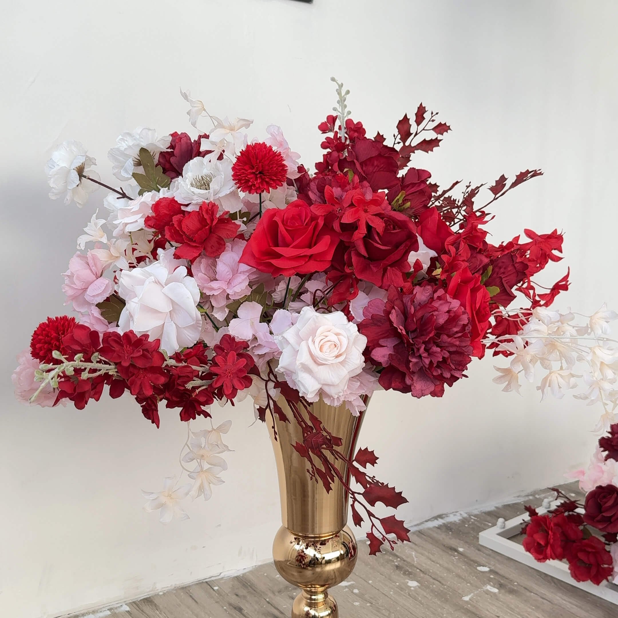 Roseytime Red Flower Ball #RTB098
