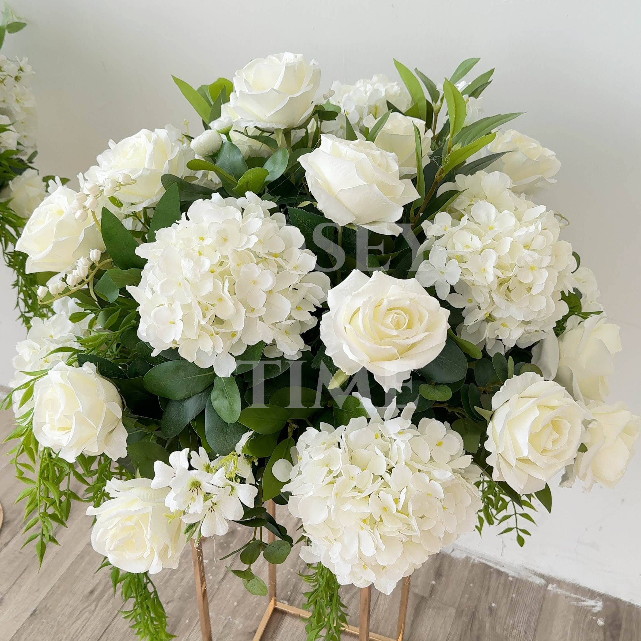 Roseytime White&Green Flower Ball #RTB098