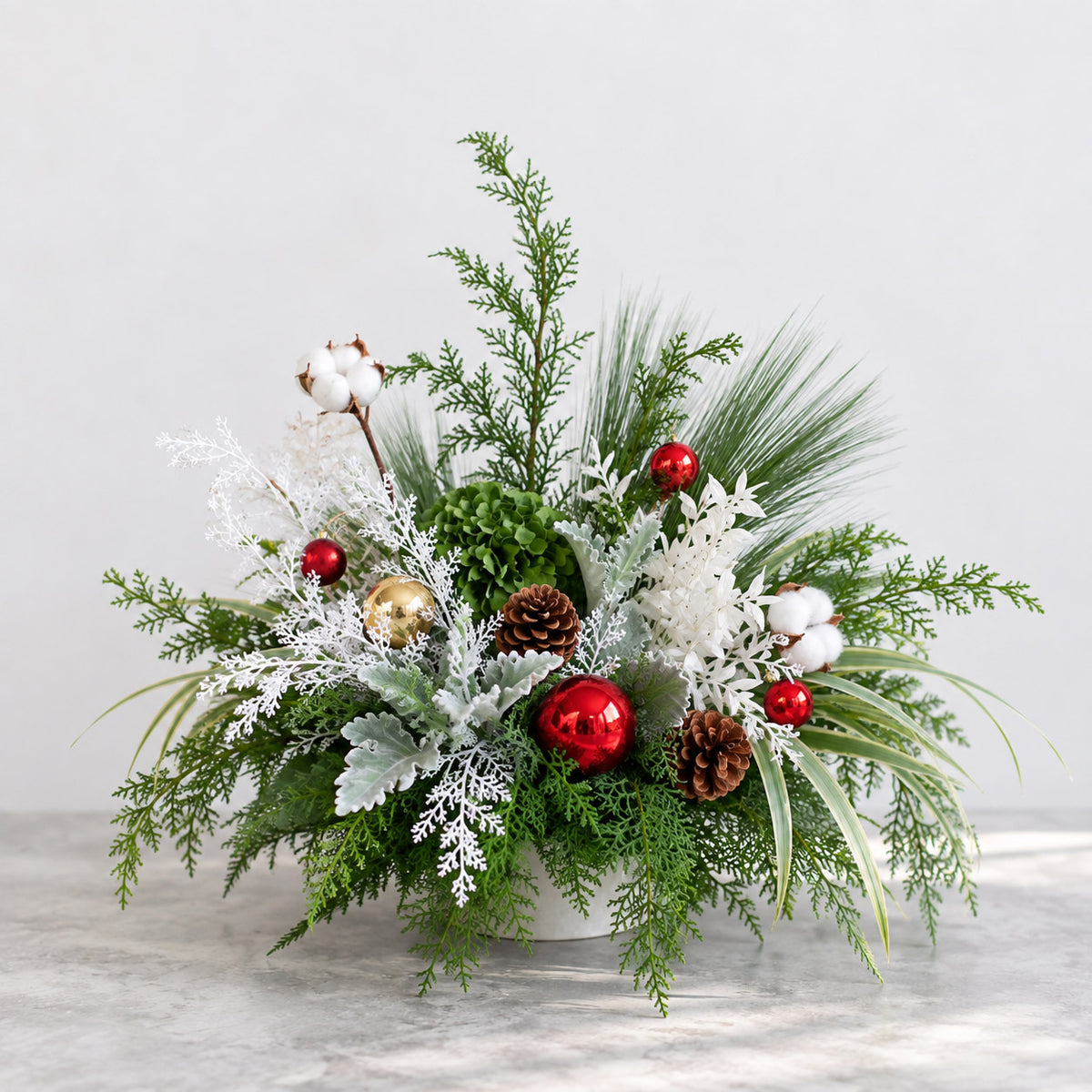 Roseytime Christmas Table Flower Arrangement #RTT048